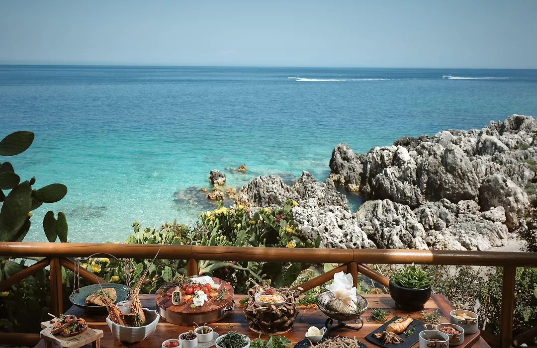 Nobelos Seaside Lodge-1